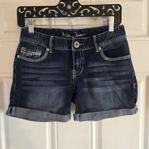 Ariya Women's Size 5/6 Cuffed Blue Denim Jeans Shorts Embroidered Low Rise Y2K
